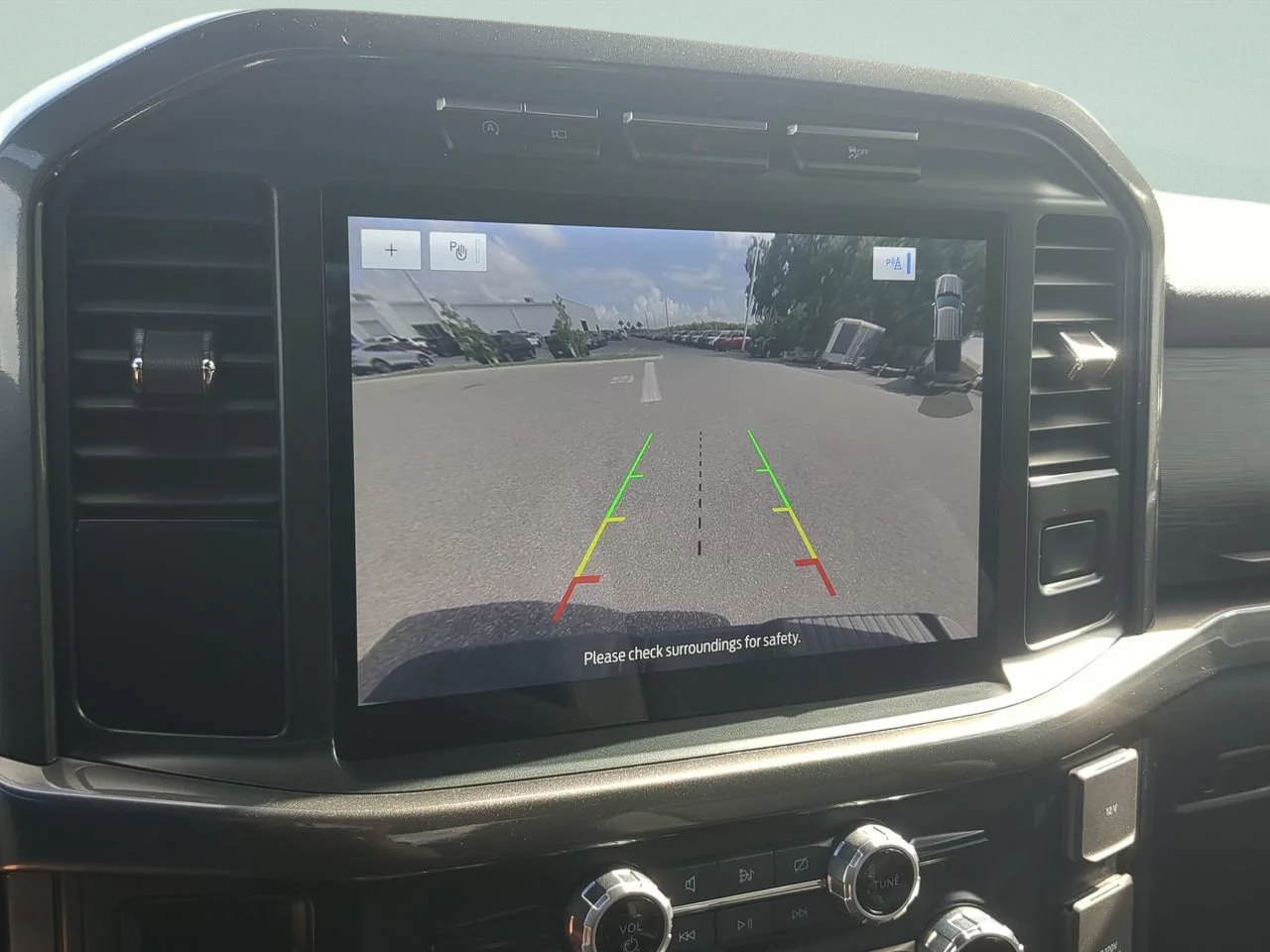 Used 2023 Avalanche Gray Ford XLT image 19