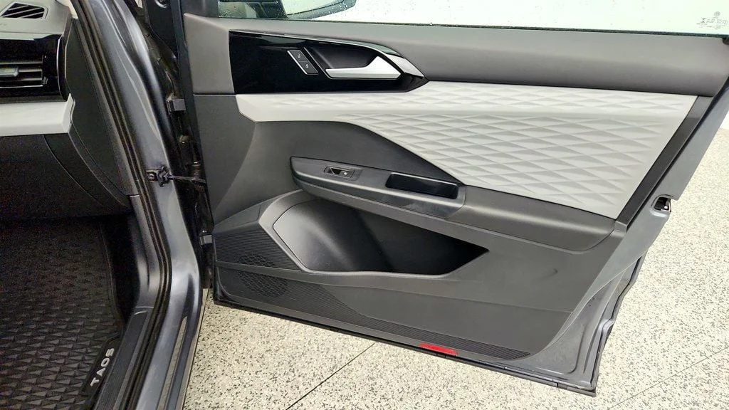 Used 2022 Platinum Gray Metallic Volkswagen S FWD image 22