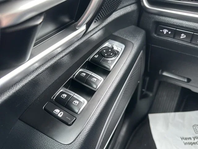 Used 2025 White Kia S image 26