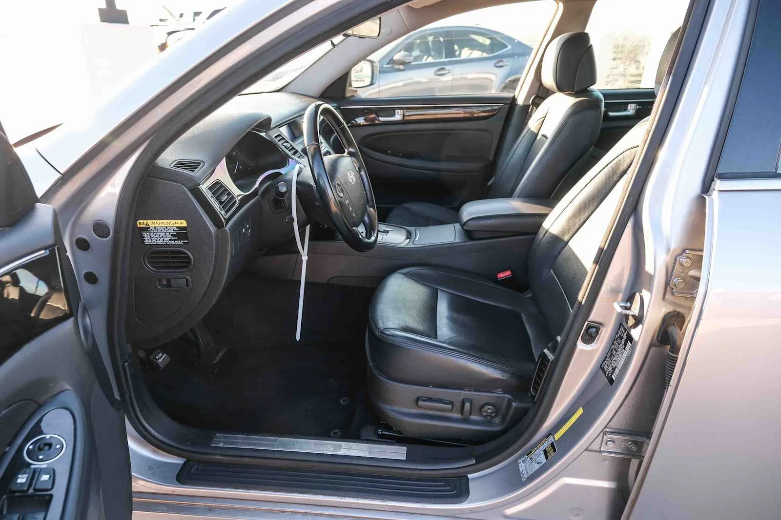 Used 2013 Titanium Gray Metallic Hyundai 3.8L image 20