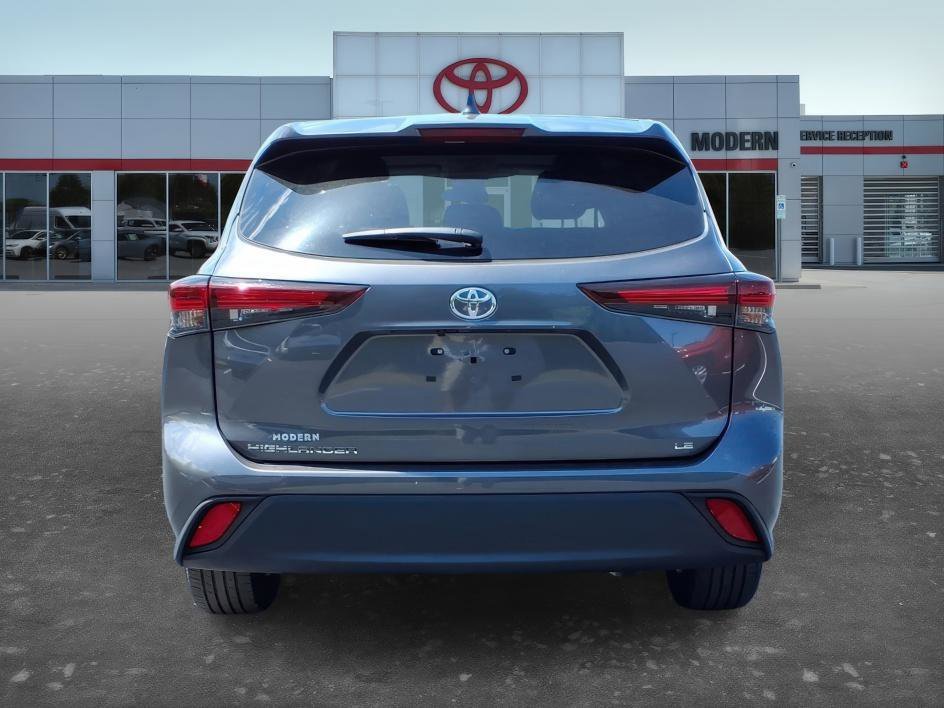 Used 2025 Magnetic Gray Metallic Toyota LE image 5