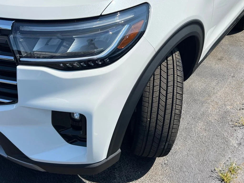 New 2026 Star White Metallic Tri-Coat Ford Active image 3