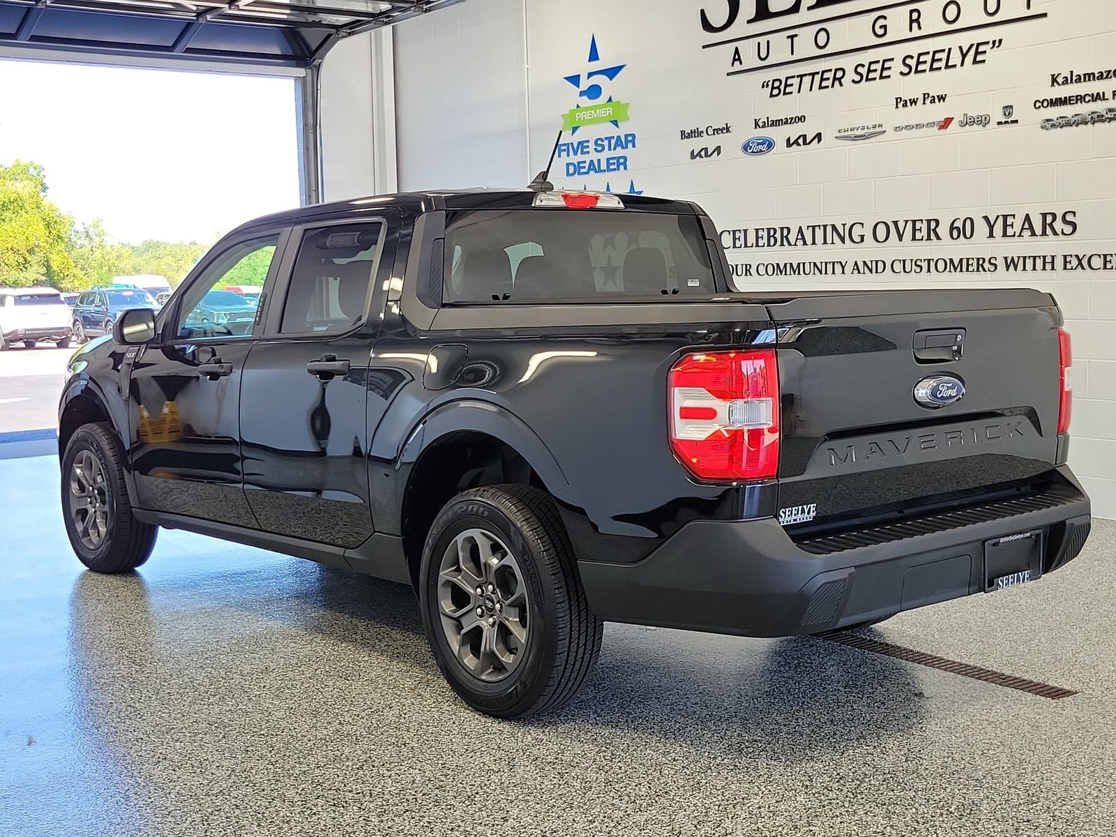 Certified Used 2022 Black Ford XLT image 3
