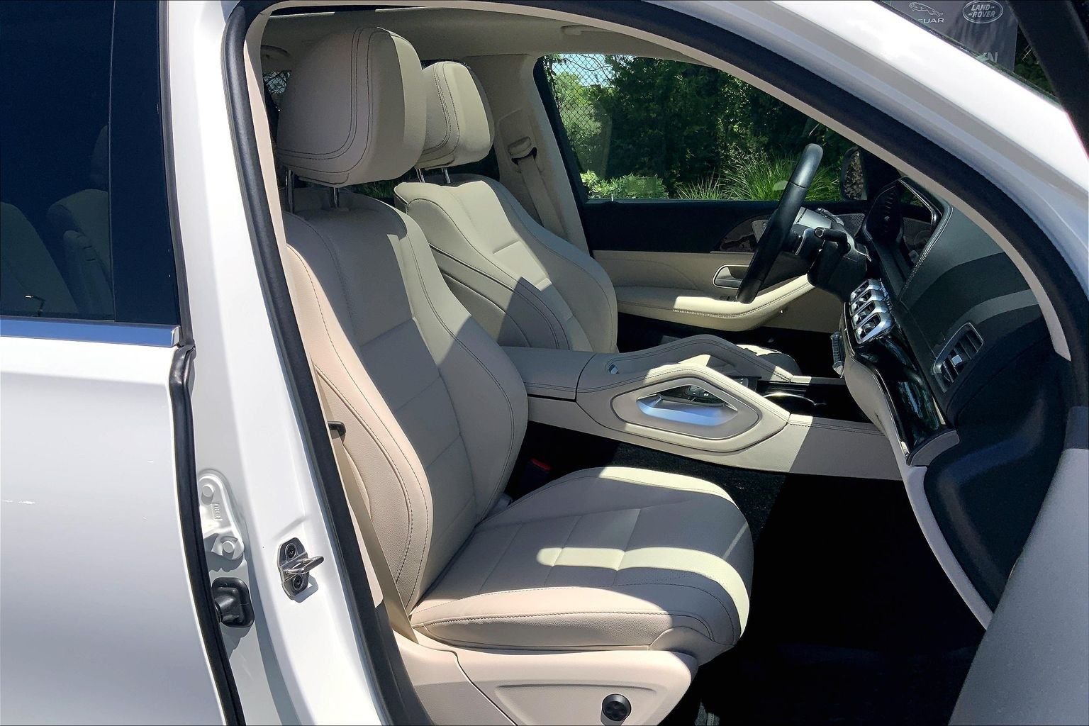 Used 2025 Polar White Mercedes-Benz GLS 450 image 8