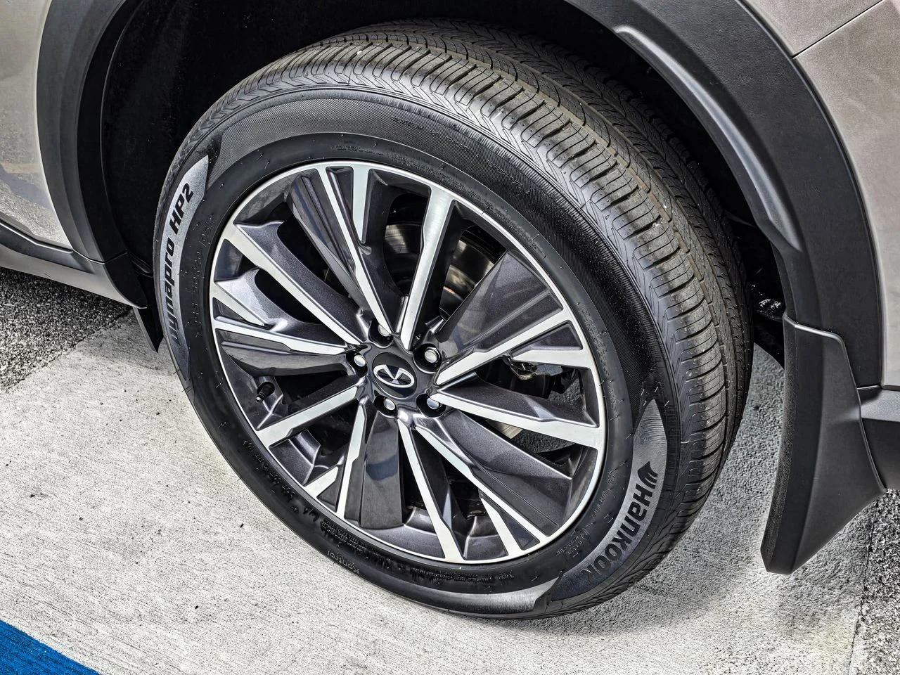 Certified Used 2027 Warm Titanium INFINITI Luxe image 8