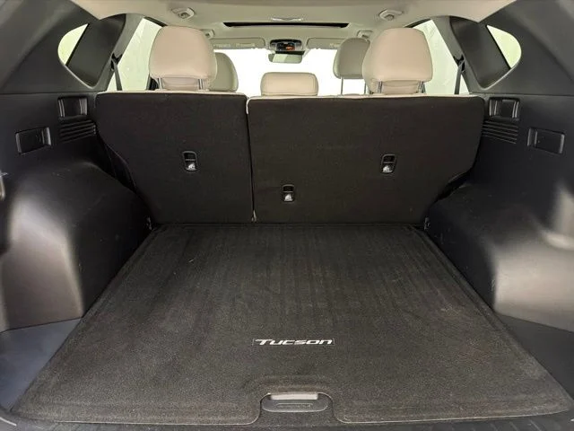 Used 2025 Gray Hyundai SEL Convenience image 27