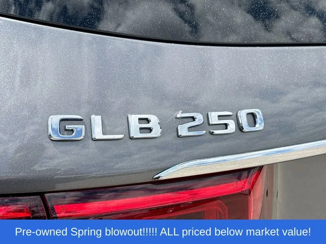 Used 2021  Mercedes-Benz GLB 250 image 15