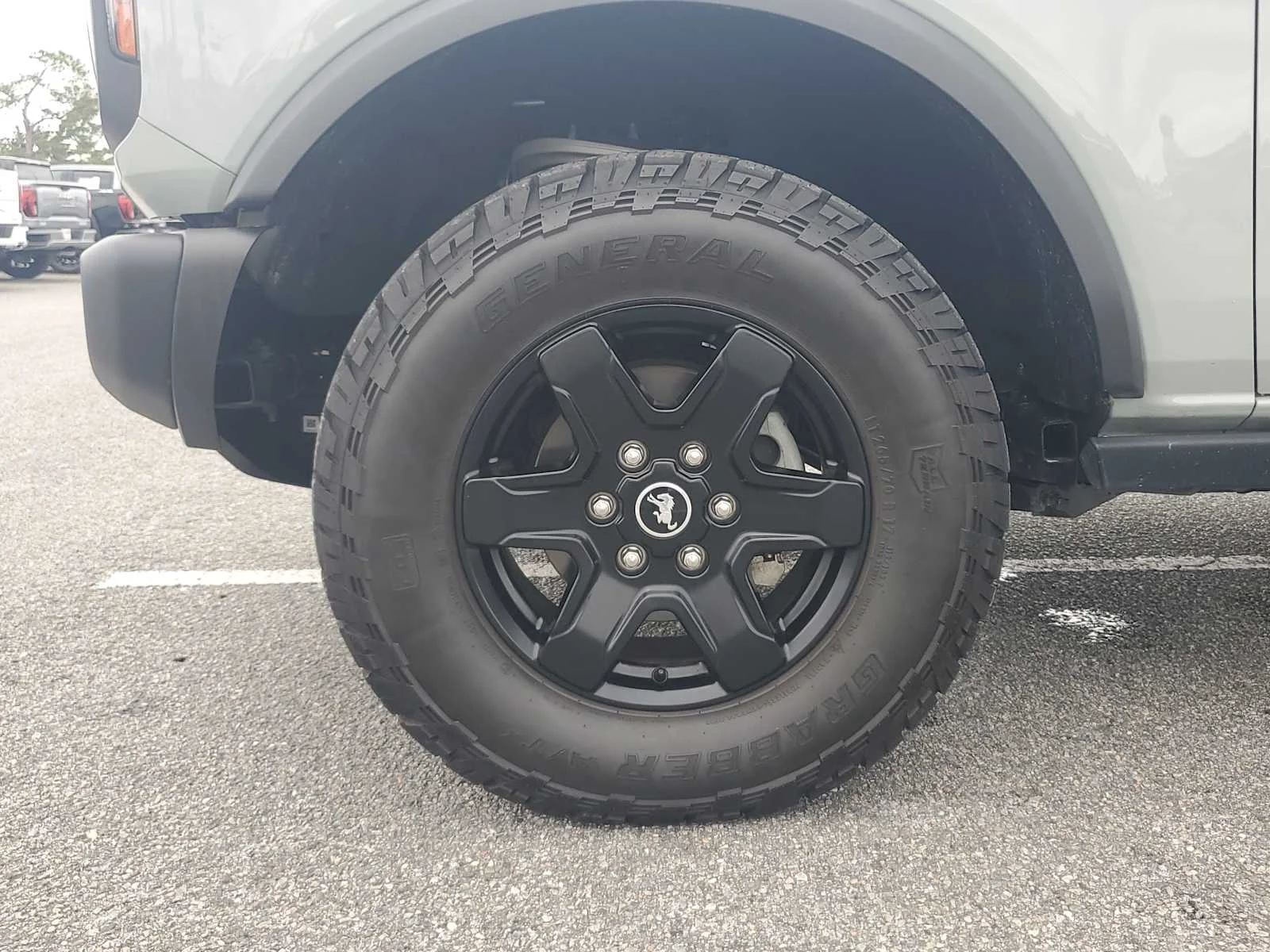 Used 2023  Ford Base image 14