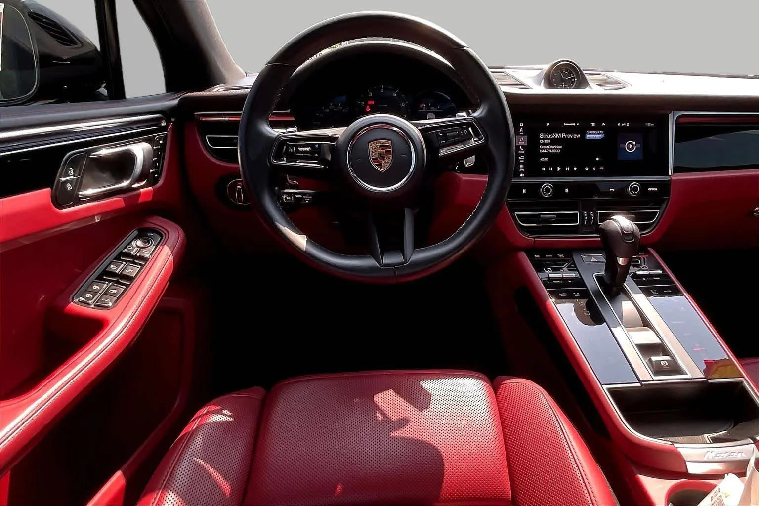 Used 2023  Porsche T image 6