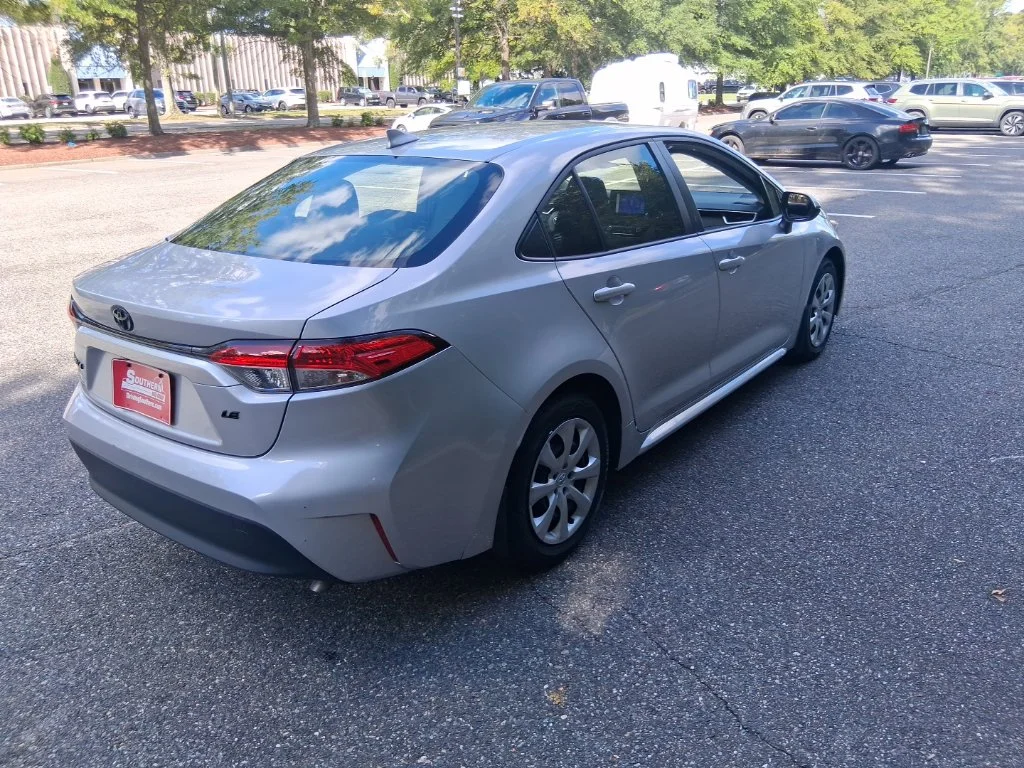 Used 2023 Silver Toyota LE image 5