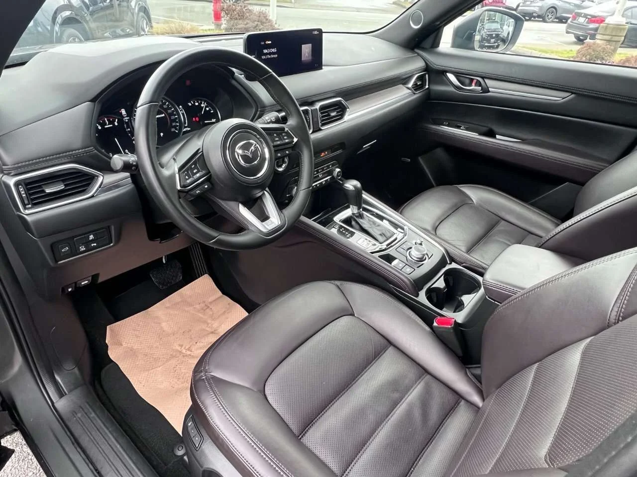 Used 2023  Mazda Signature image 12