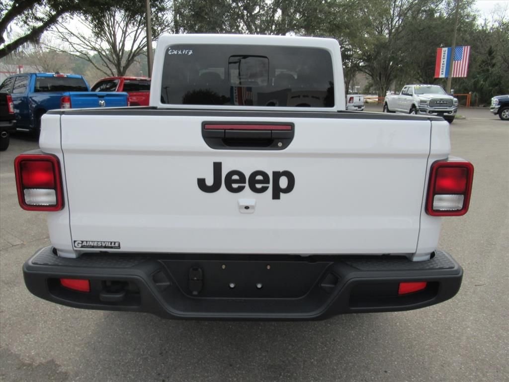 New 2026 Bright White Clear-Coat Exterior Paint Jeep Sport S image 6
