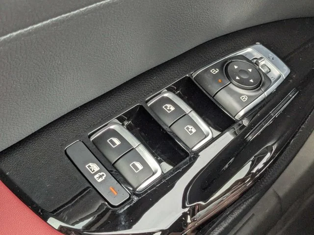 New 2027 Snow White Pearl Kia GT-Line image 24