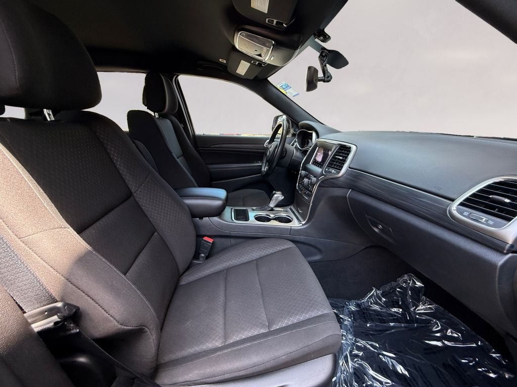Used 2021 Black Jeep Laredo E image 17