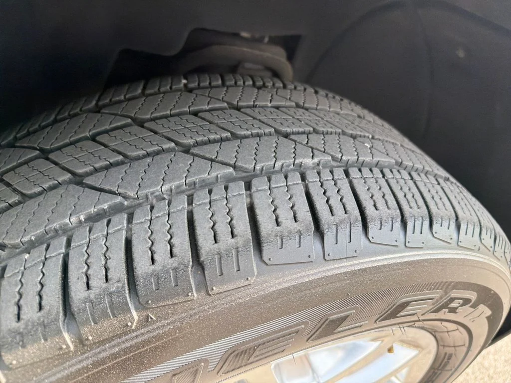 Used 2017 Black GMC SLT image 17
