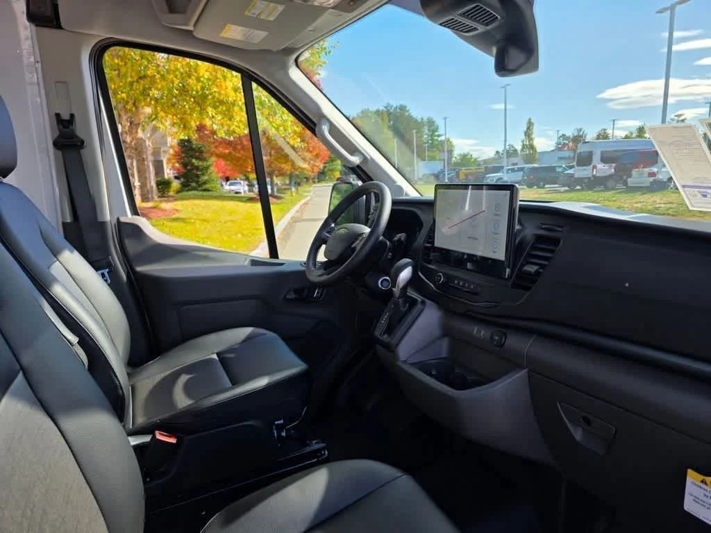 New 2026 Oxford White Ford  image 21