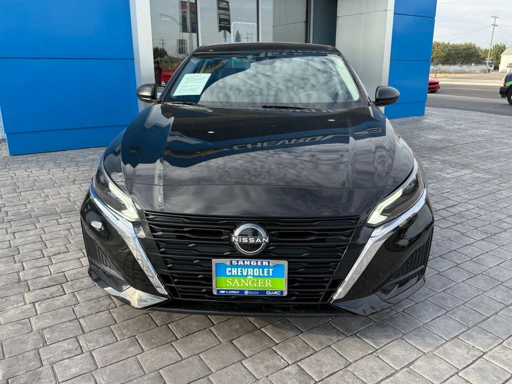 Used 2025 Black Nissan 2.5 SV image 3
