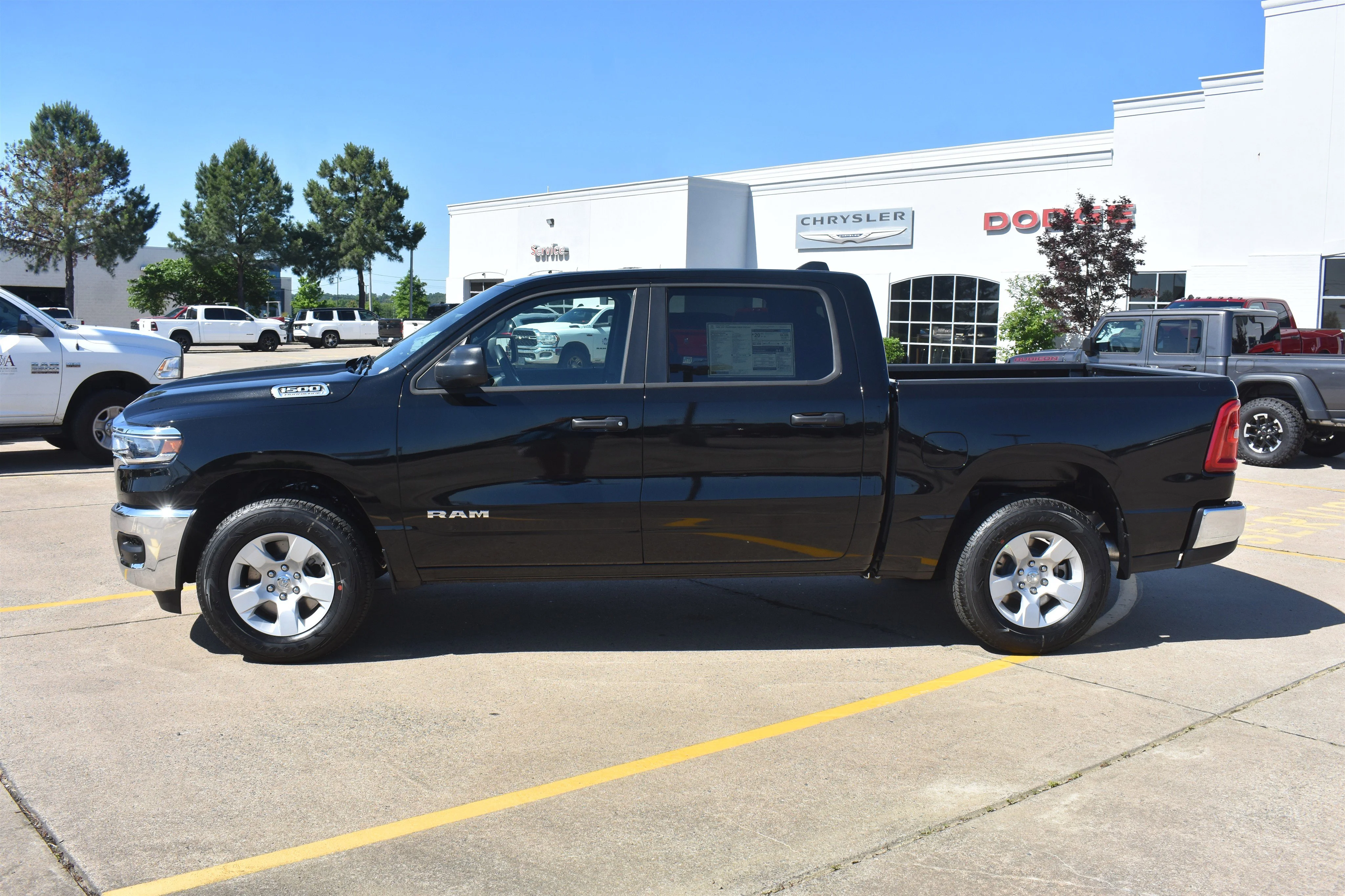 New 2026 Diamond Black Crystal Pearlcoat Ram Tradesman image 9