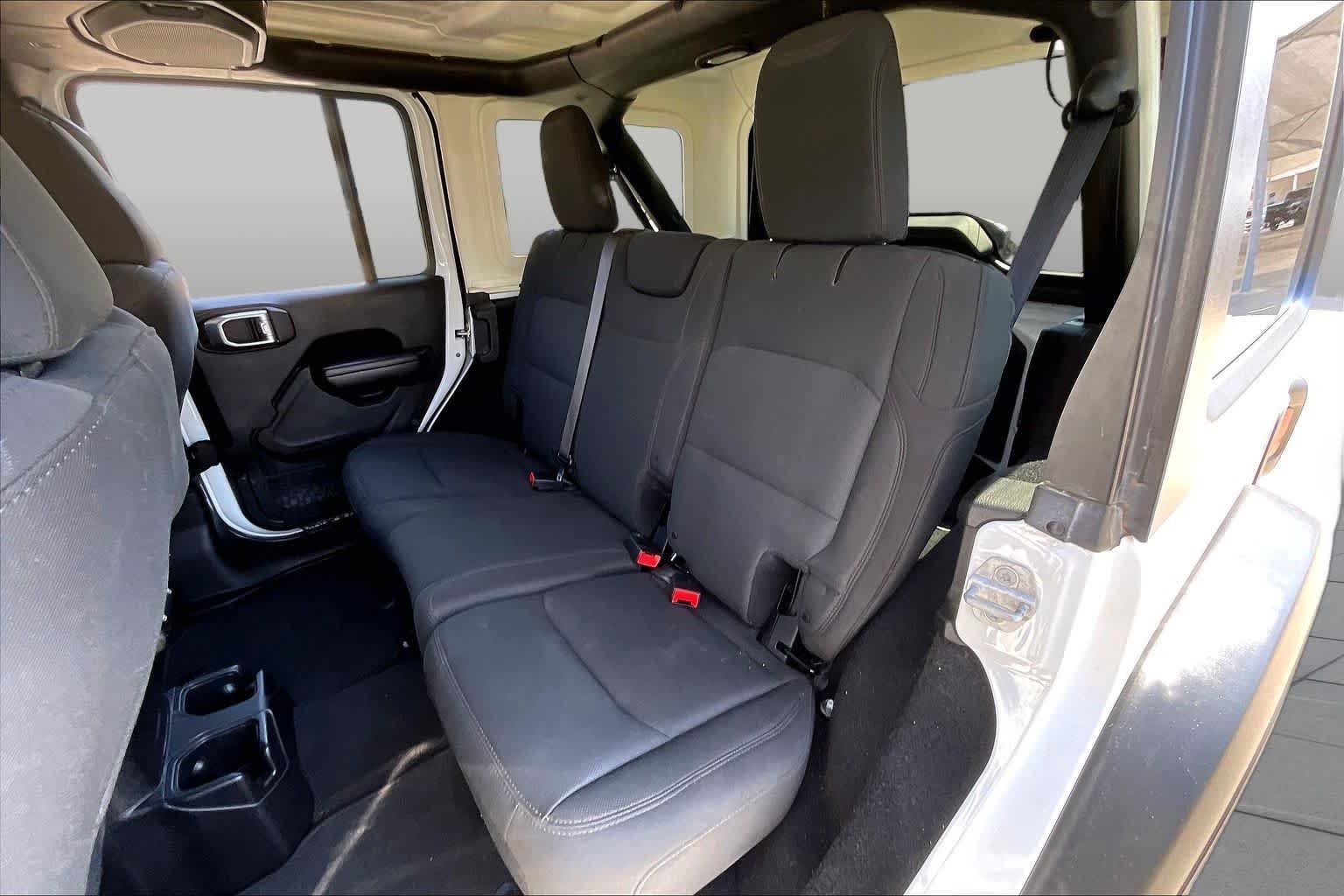 Used 2018 Bright White Clearcoat Jeep Sport S image 19