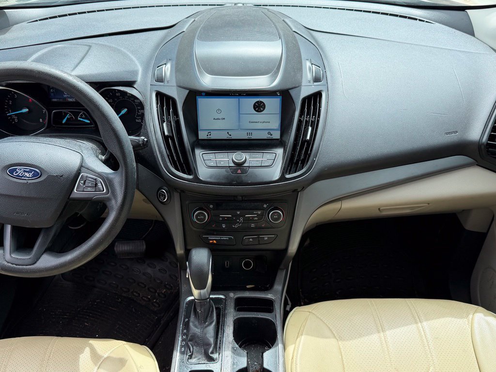 Used 2019 Green Ford SE image 10