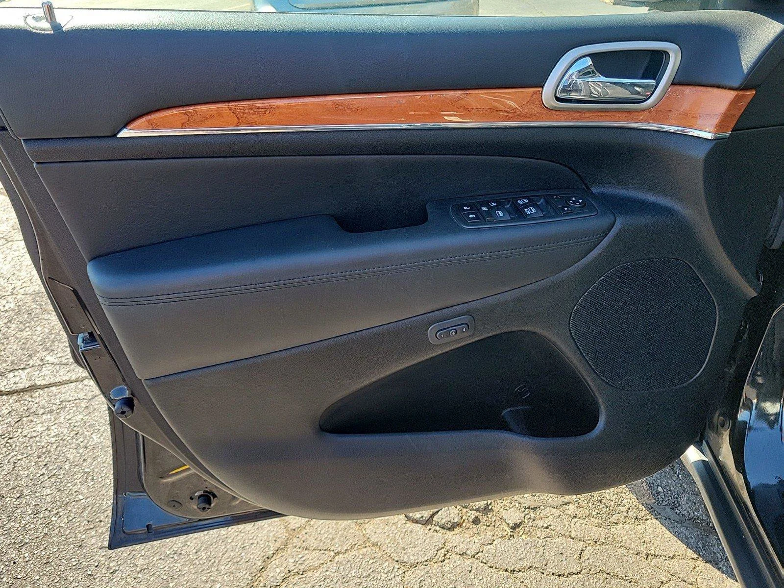 Used 2013 Brilliant Black Crystal Pearl Jeep Overland image 27