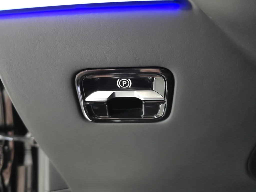 Used 2024 Black Mercedes-Benz S 580e image 10