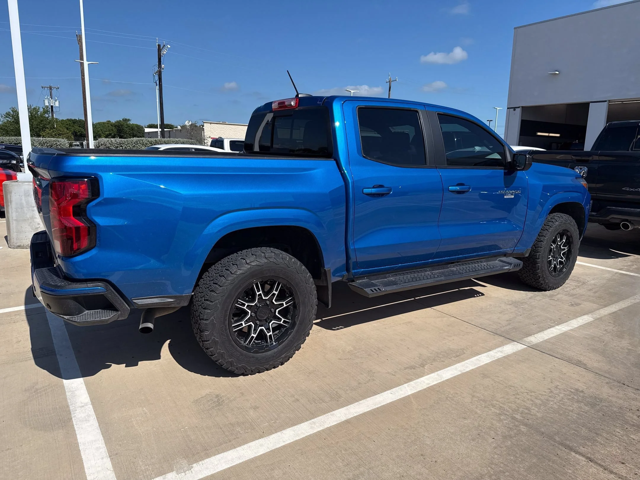 Used 2023 Blue Chevrolet LT image 6