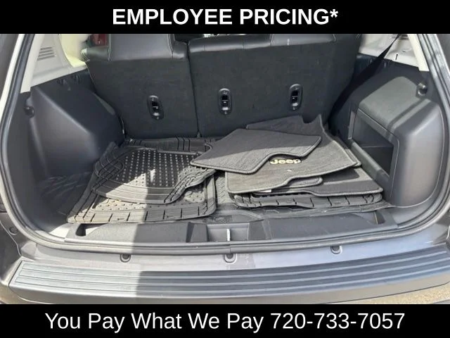 Used 2015 Gray Jeep Latitude image 18