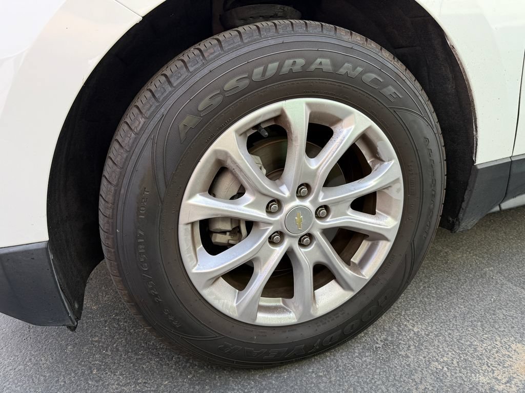 Used 2020 SUMMIT WHITE Chevrolet LS image 30