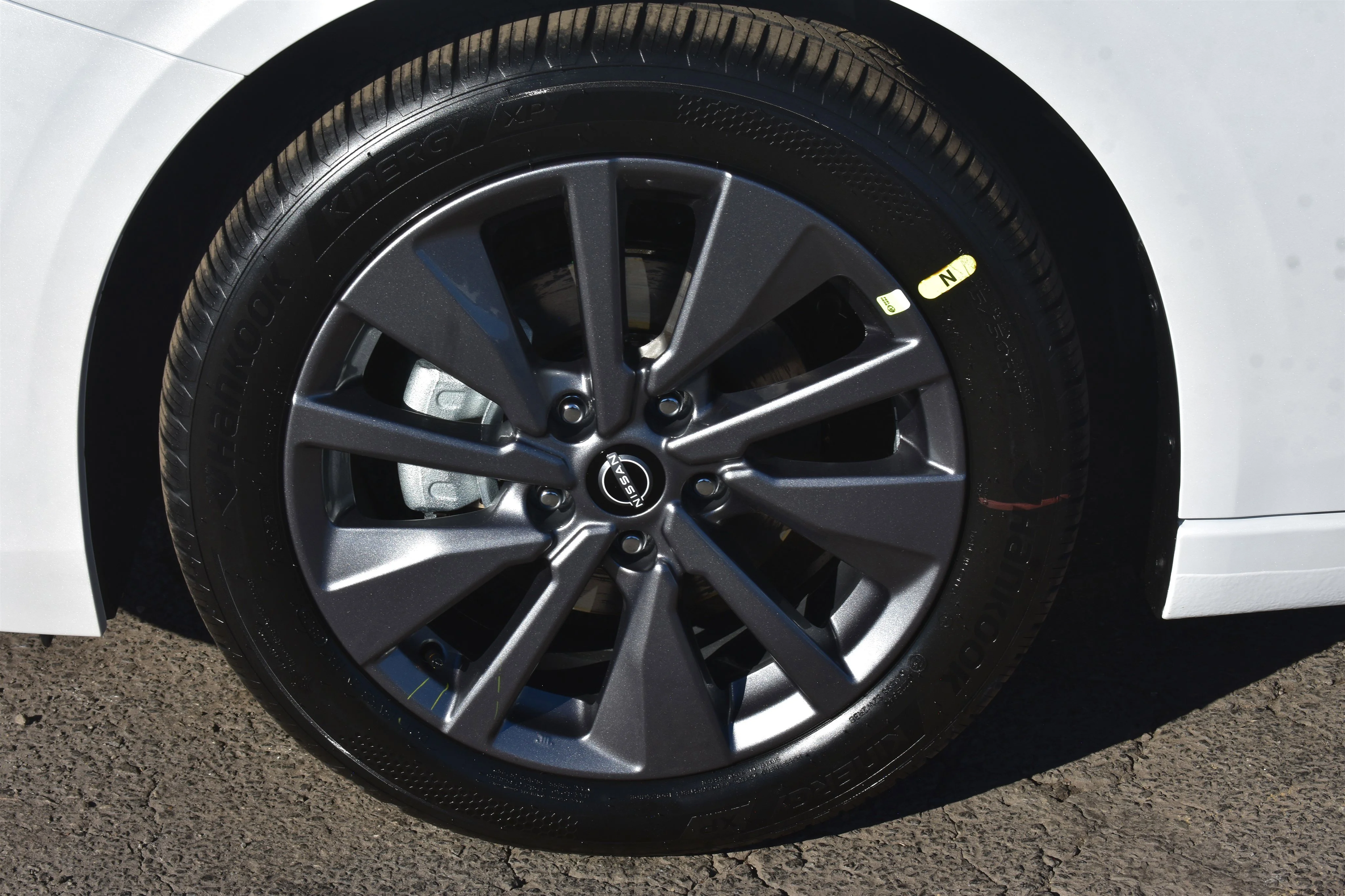 New 2026 Aspen White Tricoat Nissan SL image 11