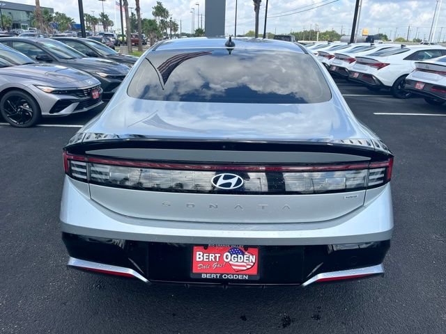 Used 2025 Silver Hyundai SEL image 5