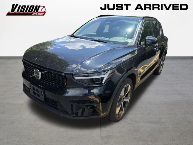 2025 Volvo XC40