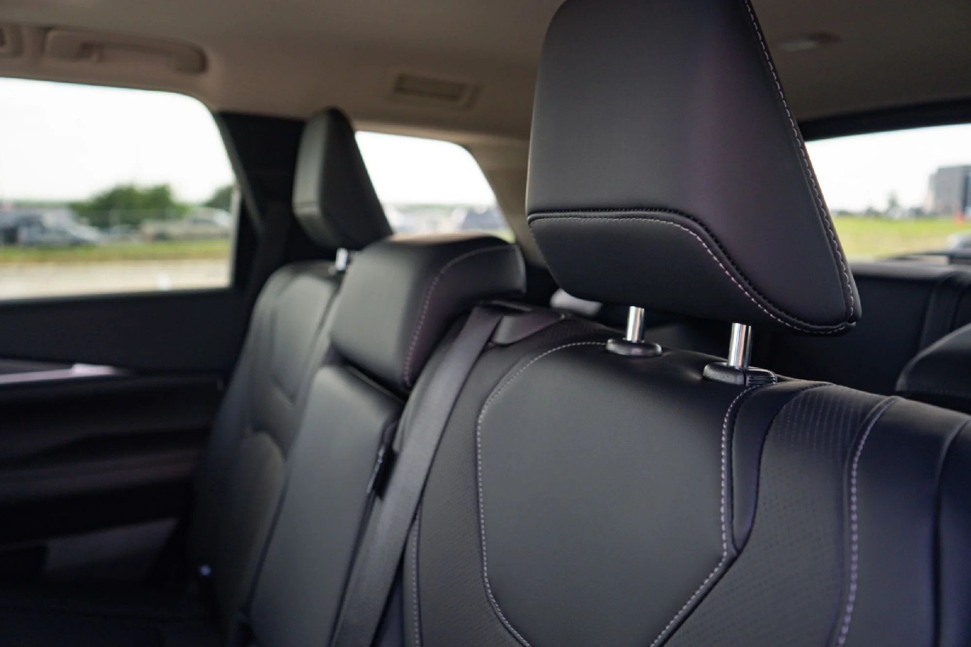 New 2027 HARBOR GRAY INFINITI Luxe FWD image 24
