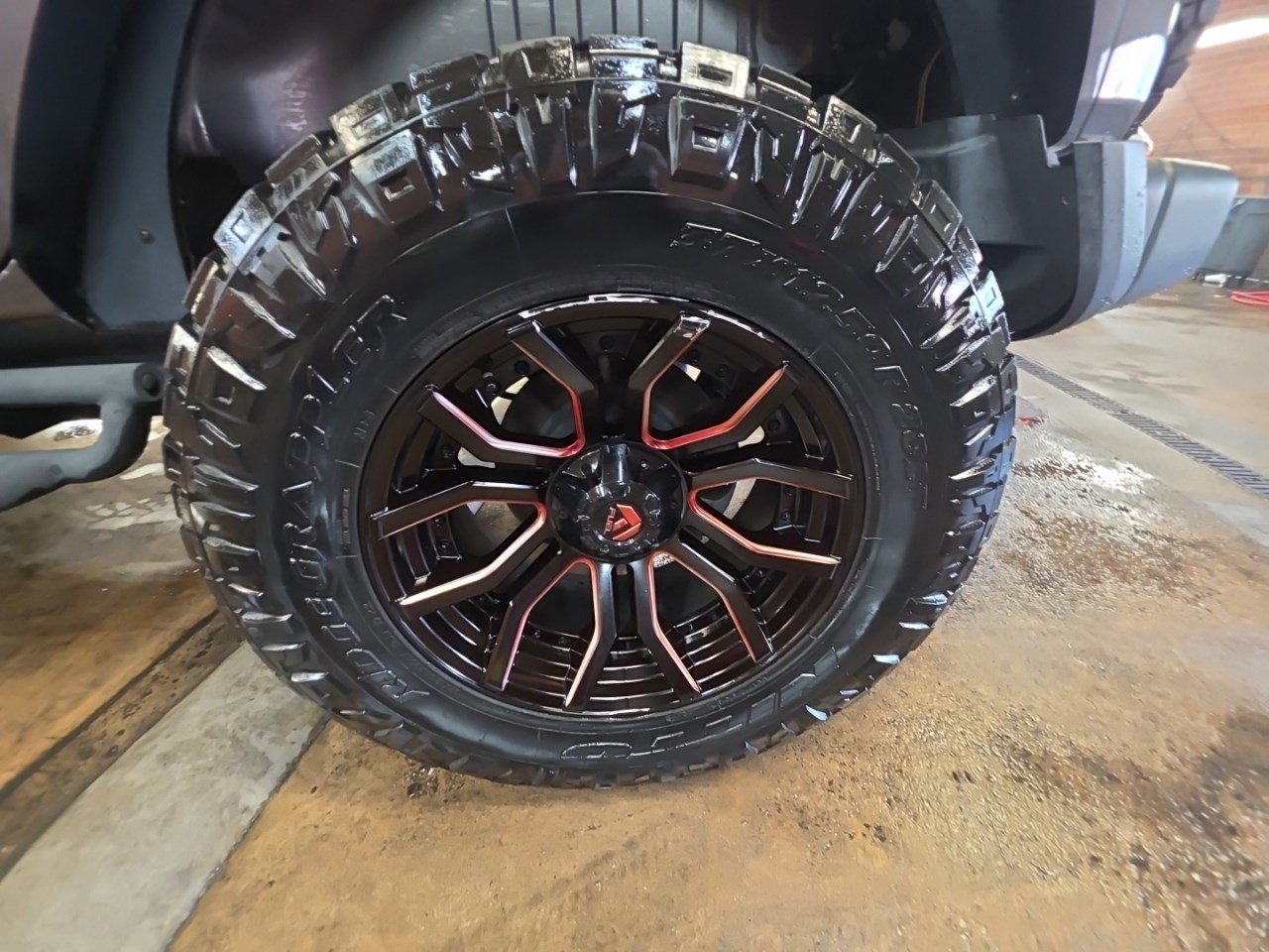 Used 2021 Granite Crystal Metallic Clearcoat Jeep Unlimited Rubicon image 17