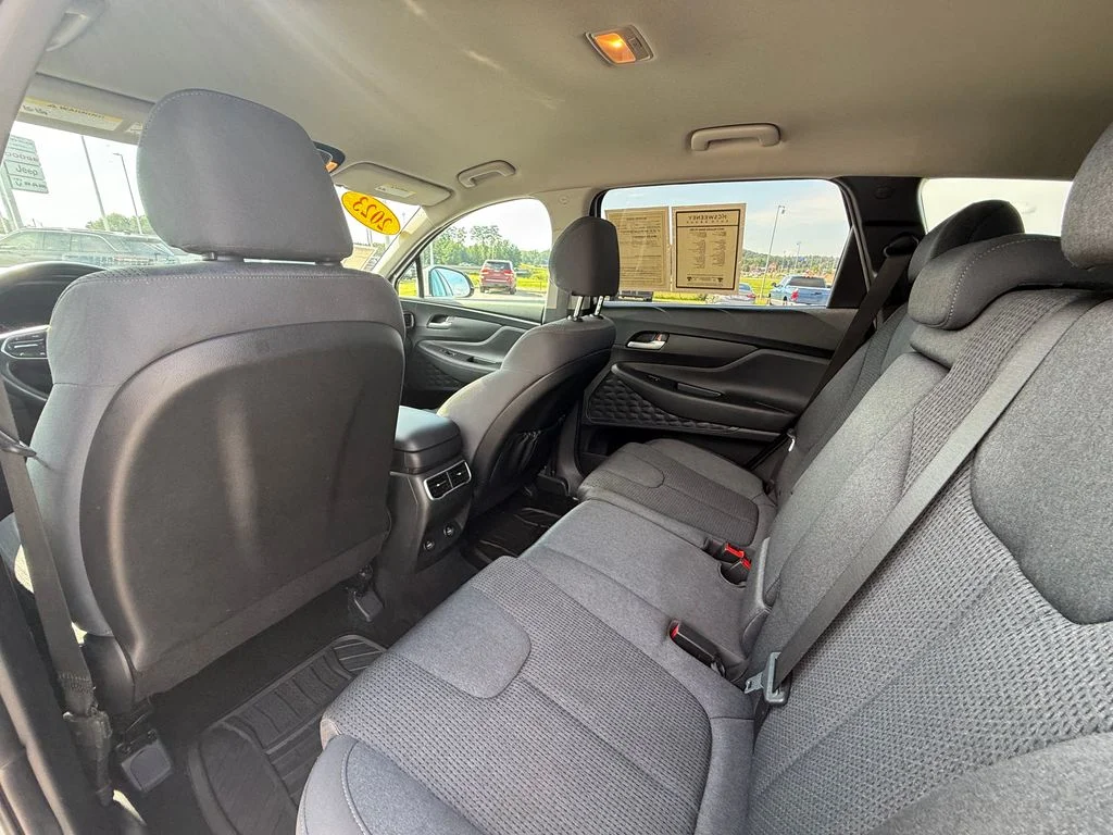 Used 2023 White Hyundai SEL image 21