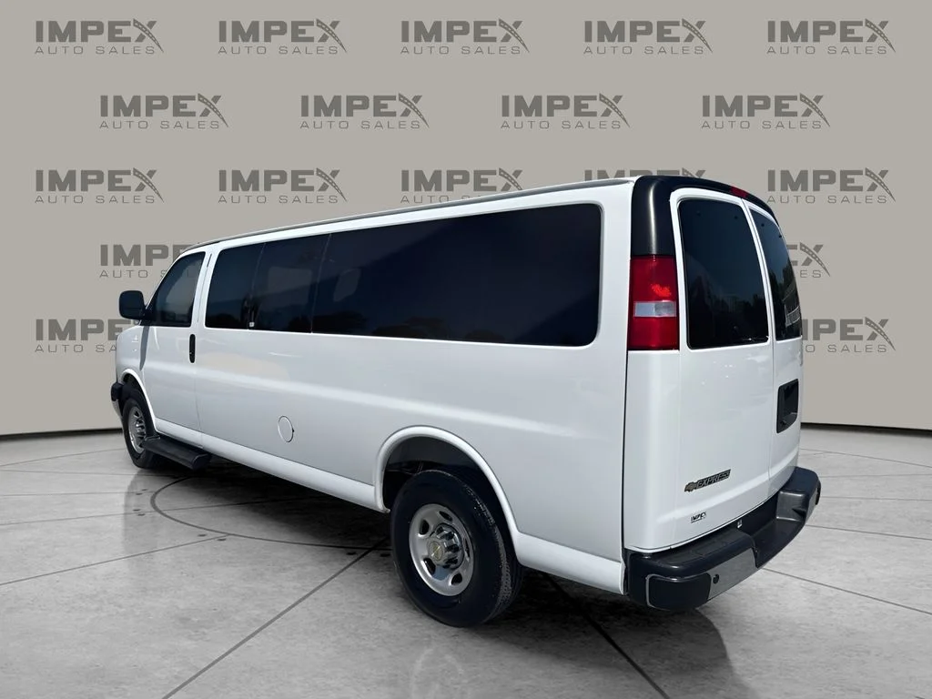Used 2025 White Chevrolet LT image 3