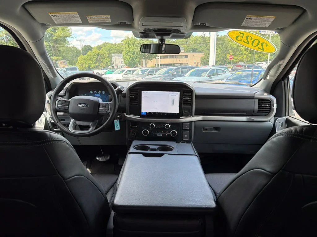 Used 2025 Iconic Silver Metallic Ford XLT image 18
