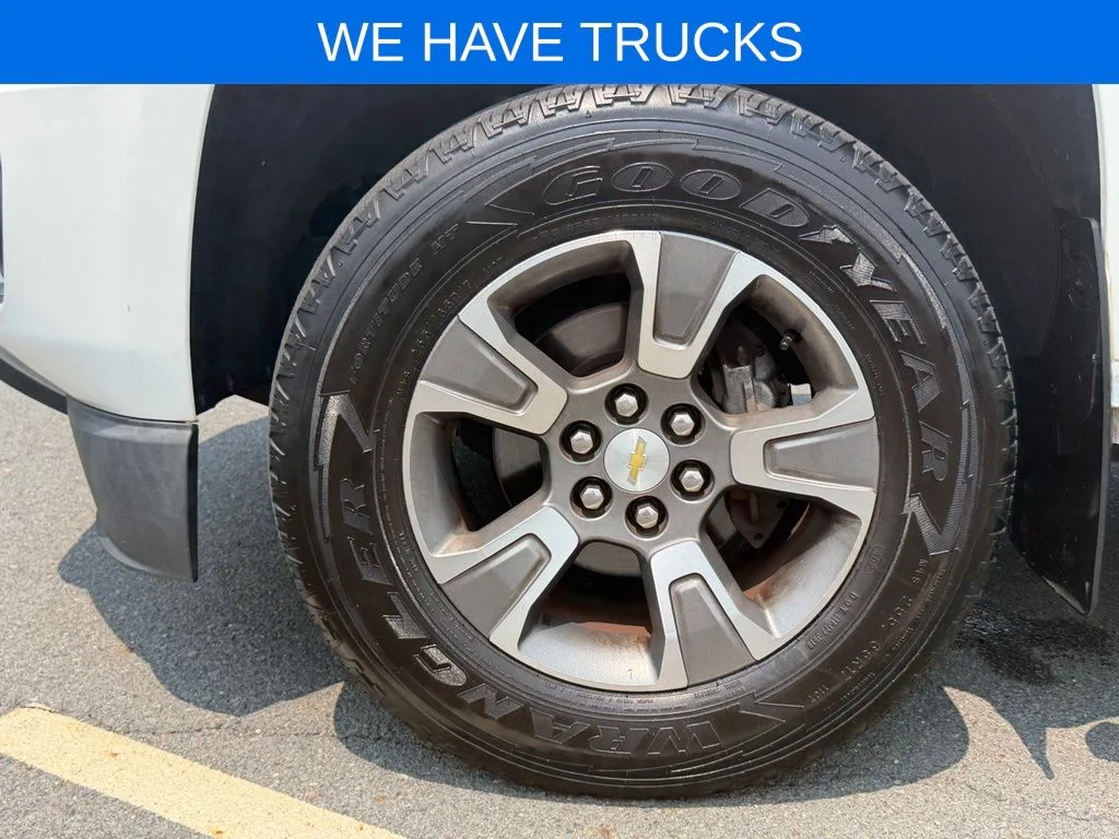 Used 2017 White Chevrolet Z71 image 10