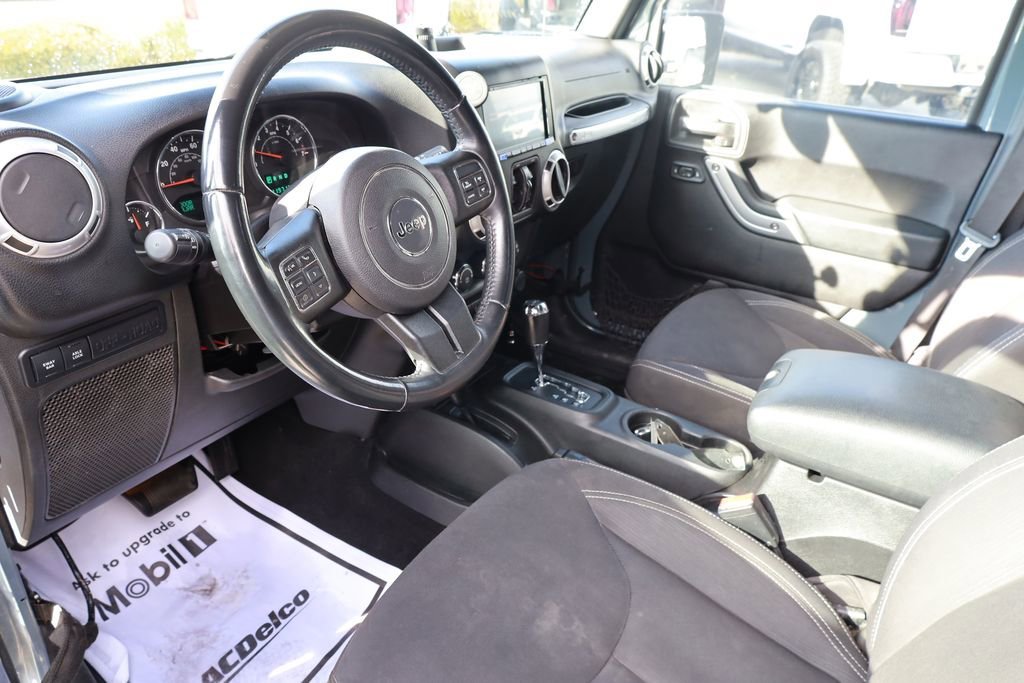Used 2015 Anvil Clearcoat Jeep Rubicon image 12