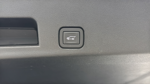 Used 2024 Summit White GMC Denali image 30