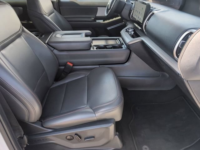 Used 2025 White Ford Active image 28