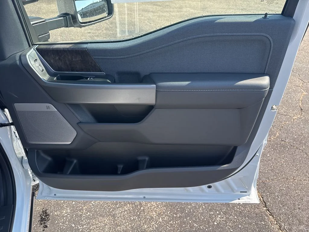 New 2026 Oxford White Ford F-250® Lariat® image 19