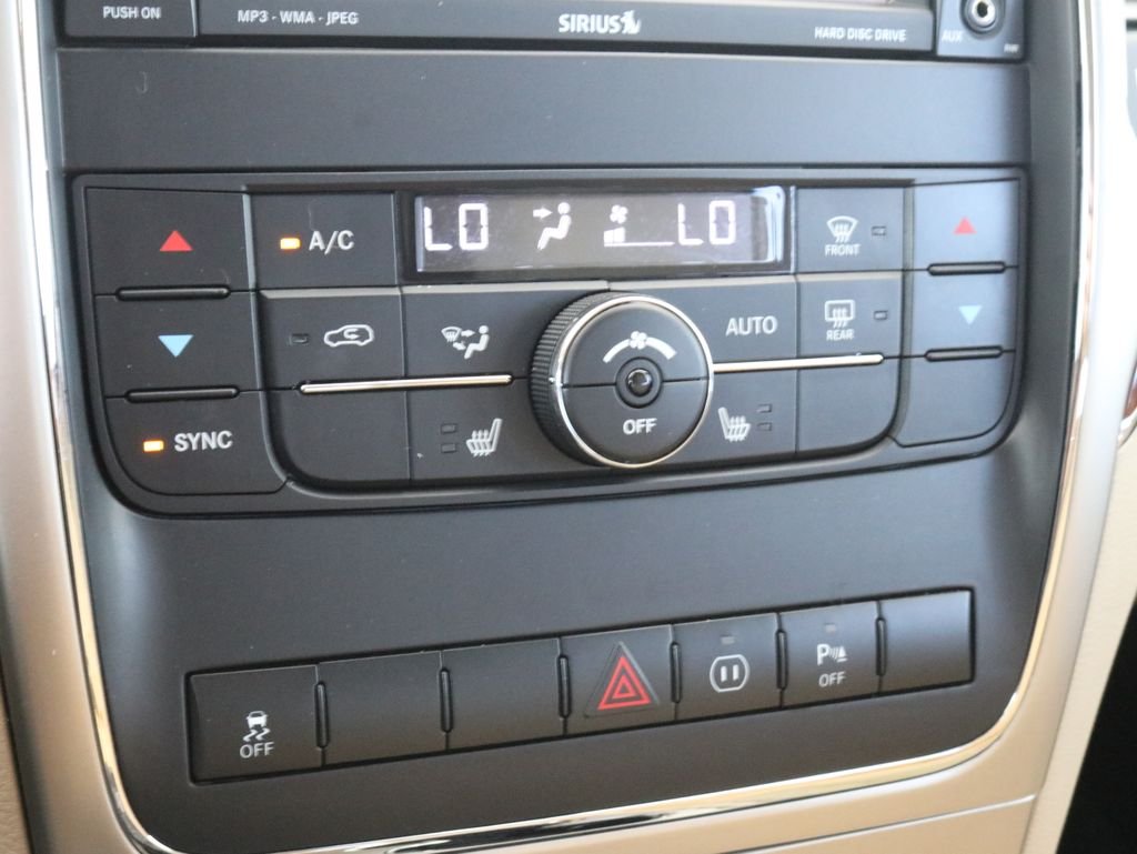 Used 2011 Gray Jeep Limited image 17