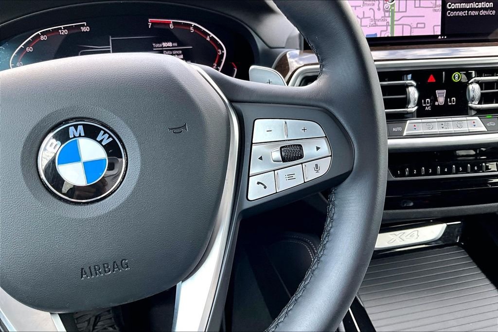 Used 2025 White BMW xDrive30i image 10