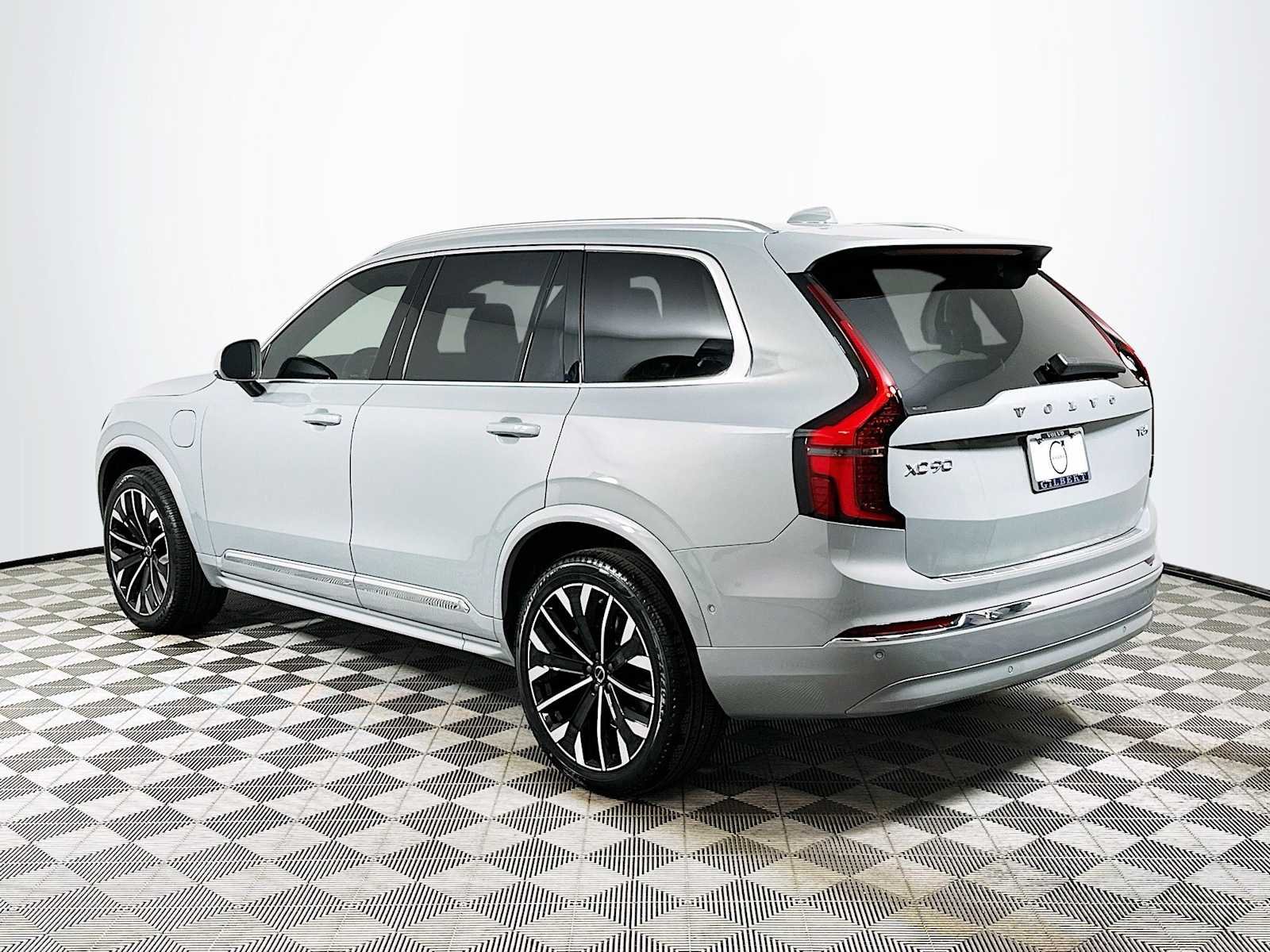 New 2026 Vapour Grey Volvo Plus image 5