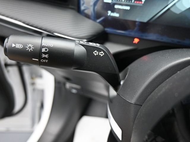 2025 Nissan Kicks SR AWD - Photo 18