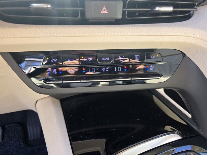 Used 2023 White Frost BUICK AWD 4DR AVENIR image 25
