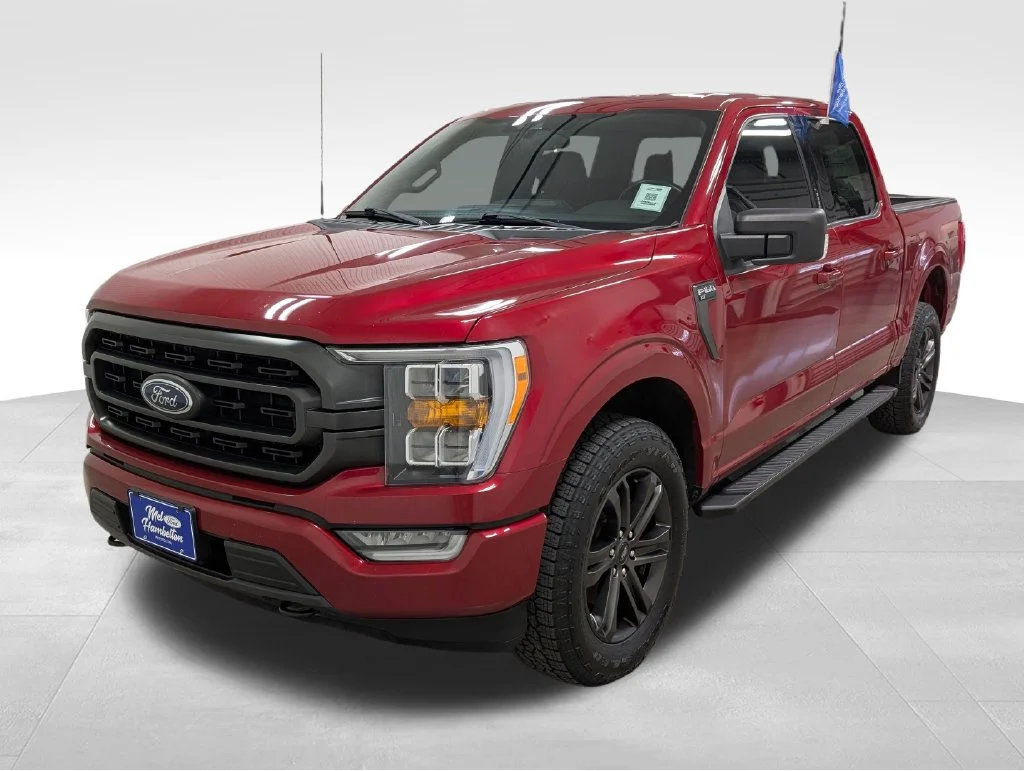 Certified Used 2022 Rapid Red Metallic Tinted Clearcoat Ford XLT image 21