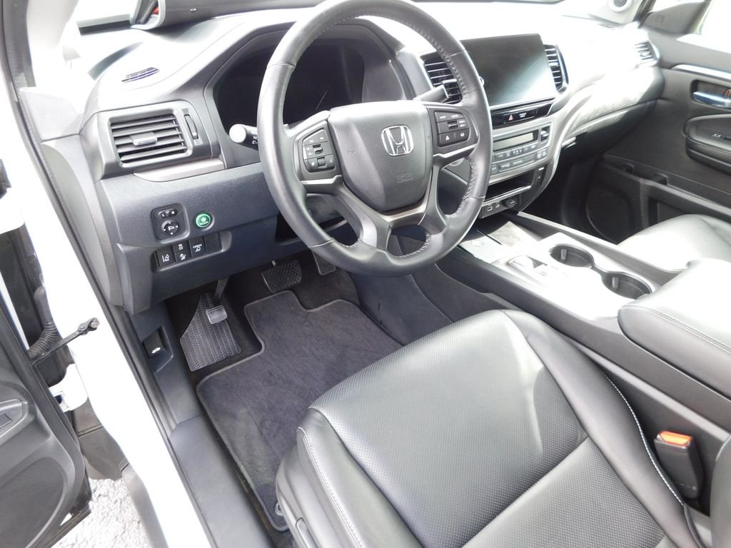 Used 2025 White Honda RTL image 20