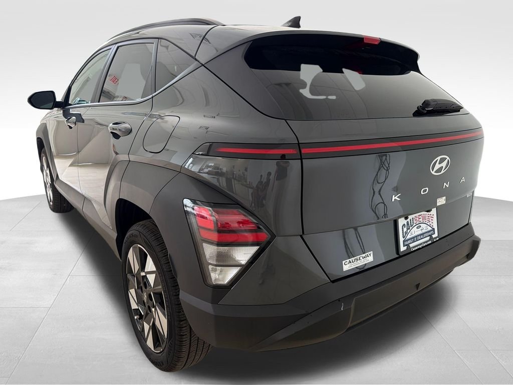 Used 2025 Gray Hyundai SEL image 5